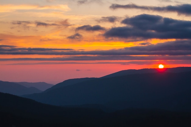 Free Photo beautiful scenery of layers of clouds with the sunset