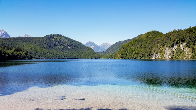 Free photo beautiful shot of alpsee lake in schwangau, germany