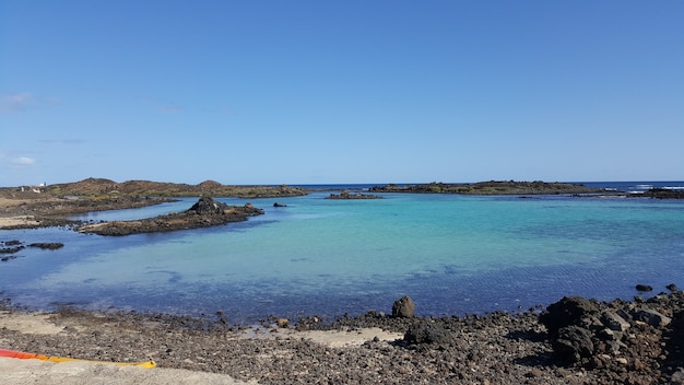 Free photo beautiful shot of la pared volcanic beach or playa de la pared on fuerteventura