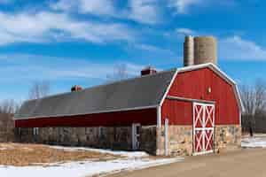 Free photo beautiful shot of a store building from wood and stones of west bloomfield mi