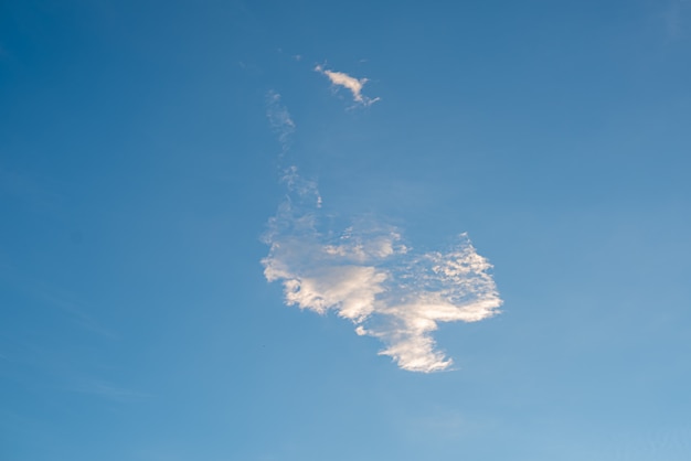 Free photo beautiful sky with clouds