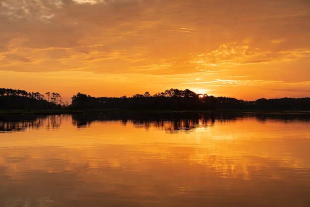 Free photo beautiful sunset above the sea