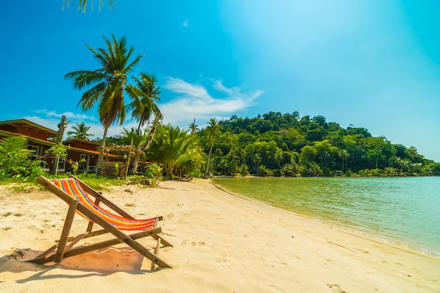 Free Photo beautiful tropical beach and sea 