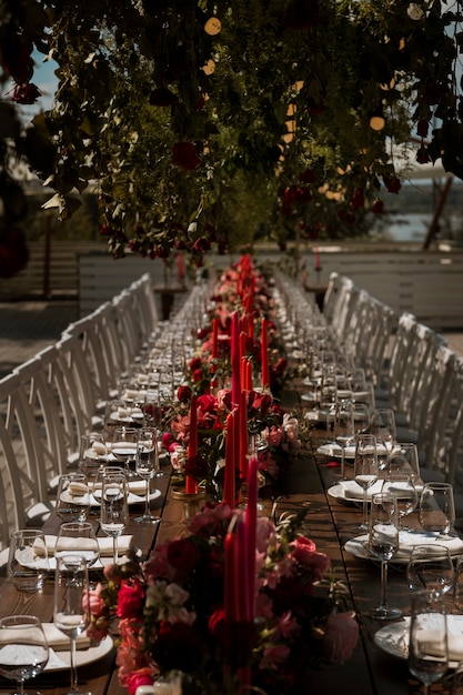 Free Photo beautiful wedding table arrangement outside