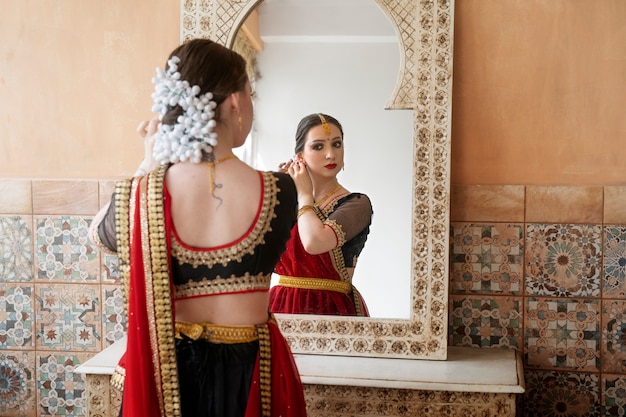 Free Photo beautiful young woman wearing sari