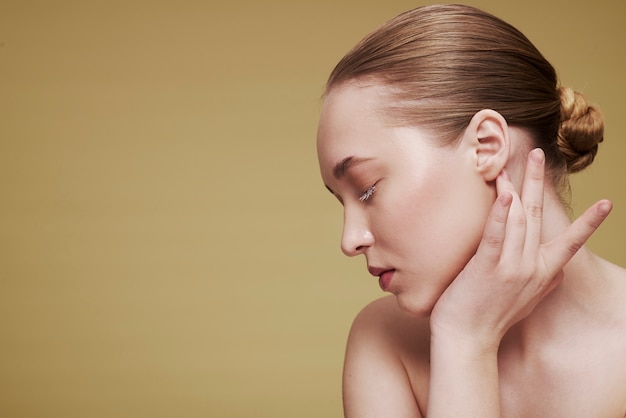 Free photo beauty portrait of young woman