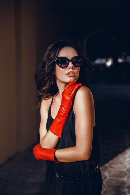 Beauty woman portrait in the street, outdoor portrait, fahion model