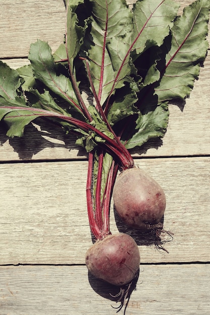 Free photo beetroot on wooden table