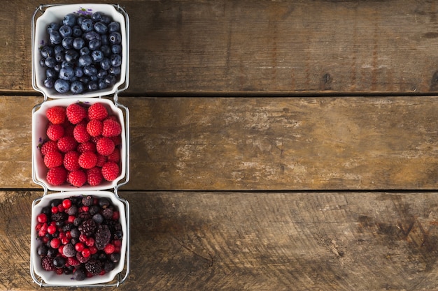 Free photo berries in bowls