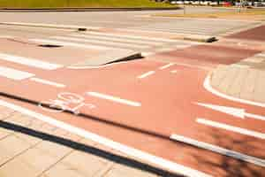 Free photo bicycle road white bike symbol in an urban area