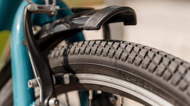 Free photo bike wheel close-up