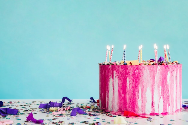 Free photo birthday cake and confetti