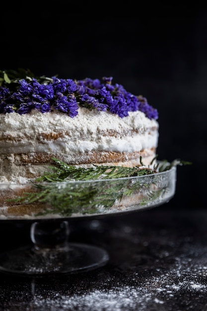 Free Photo birthday cake decorated with flowers