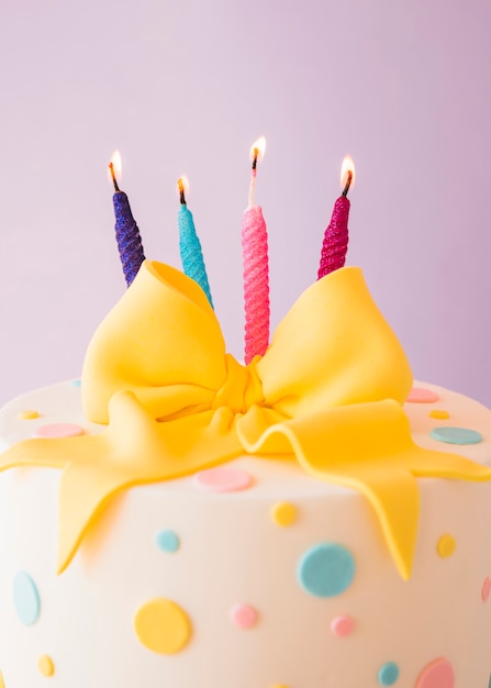 Free photo birthday cake with candles