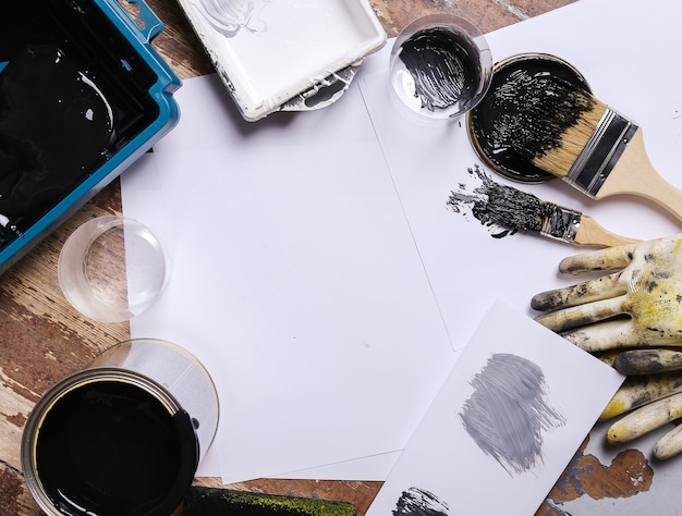 Free photo black paint on the table