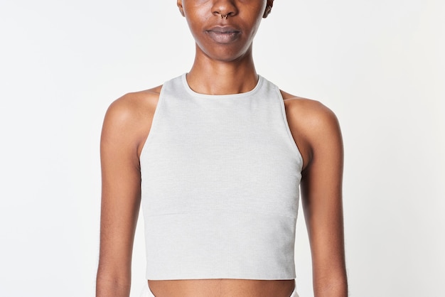 Free photo black woman in a gray cropped top mockup