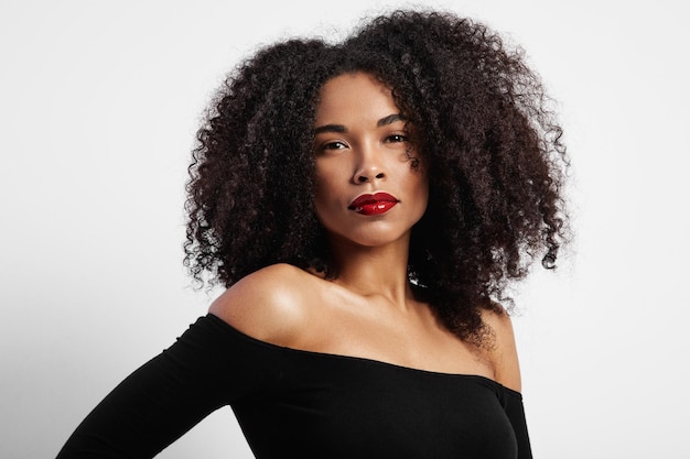 Free photo black woman's portrait with ideal glossy red lips