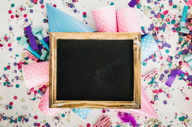 Free photo blackboard on pretty party stuff