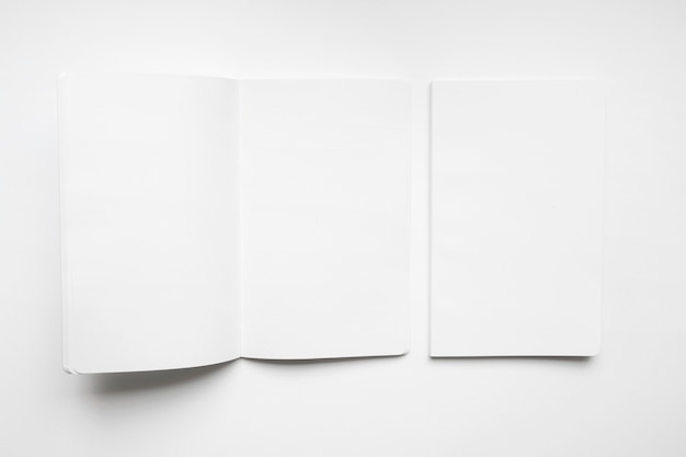 Free photo blank brochure mockup