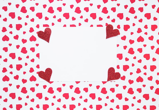 Free Photo blank paper with small hearts 