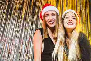 Free photo blonde girls at new year celebration