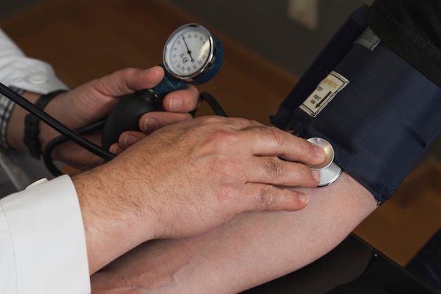 Free Photo blood pressure check