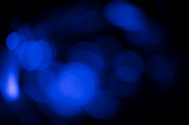 Free photo blue light passing through optical fiber