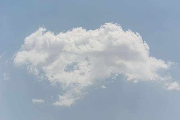 Free photo blue sky with cloud closeup