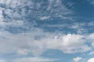 Free photo blue sky with windy clouds horizontal shot