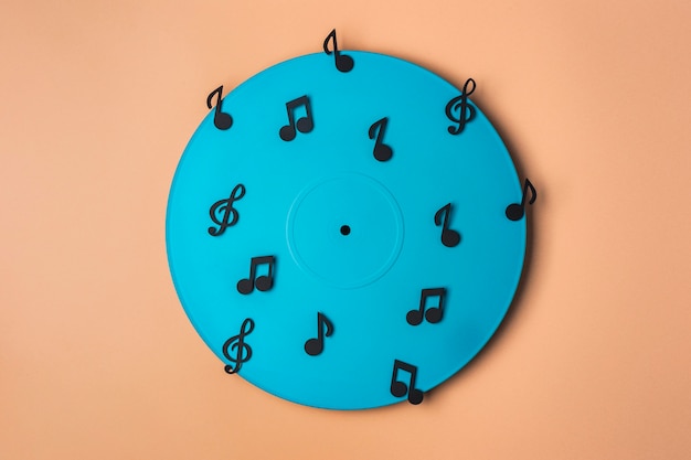 Free Photo blue vinyl with musical notes