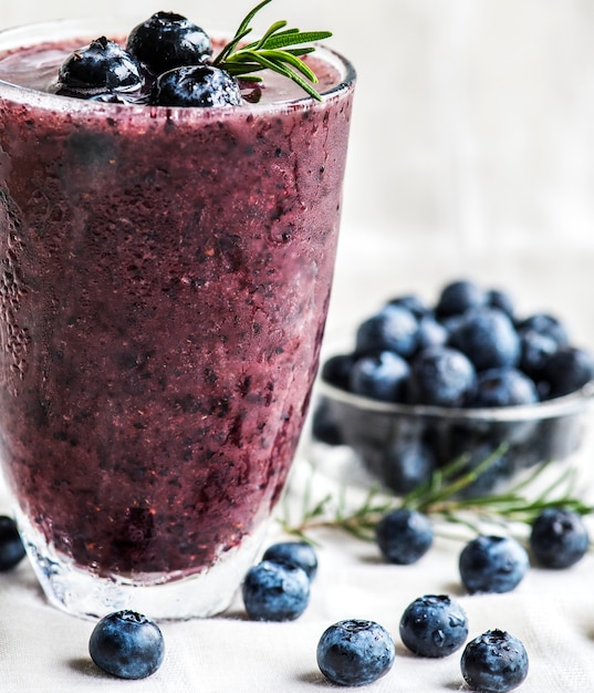 Free photo blueberry smoothie close up shot