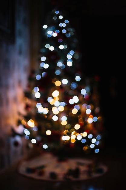 Free photo blurred lights on christmas tree