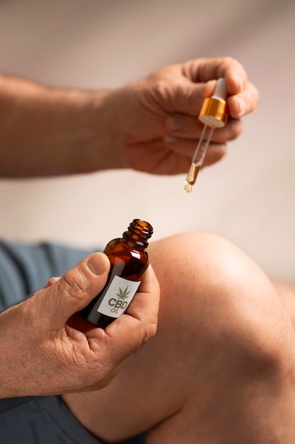 Boomers using cbd oil and cream for treating body pain