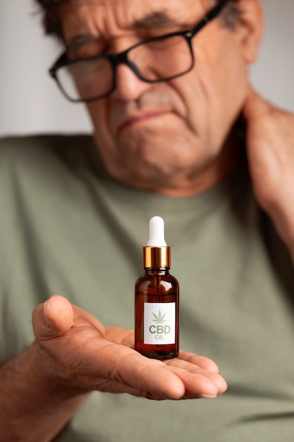 Boomers using cbd oil and cream for treating body pain