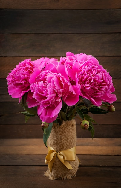 Free photo bouquet of pink peonies