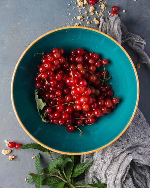 Free Photo bowl filled with cranberry fruit