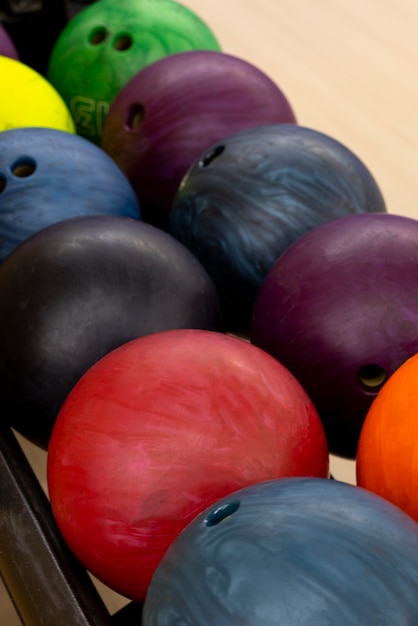 Free Photo bowling balls arrangement still life