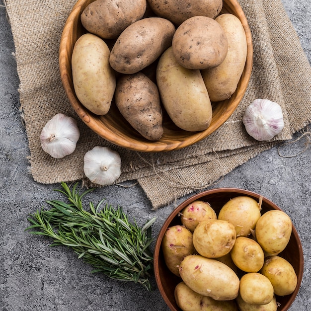 Bowls with natural potatoes