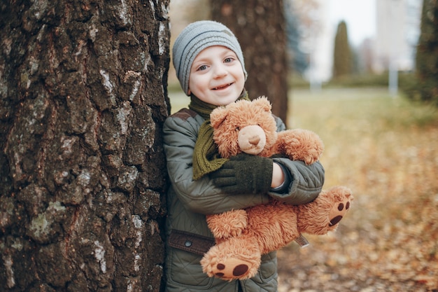 Free photo boy with toy