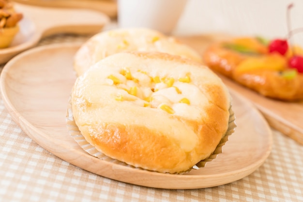 bread with corn and mayonnaise