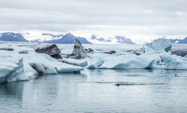 Breathtaking shot of a beautiful cold landscape in Jokulsarlon, Iceland