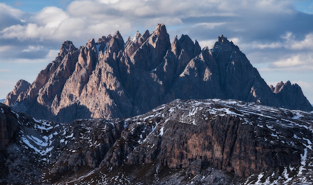 Free photo breathtaking shot of the mountain cadini di misurina in italian alps