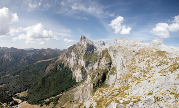 Free photo breathtaking view of beautiful mountains