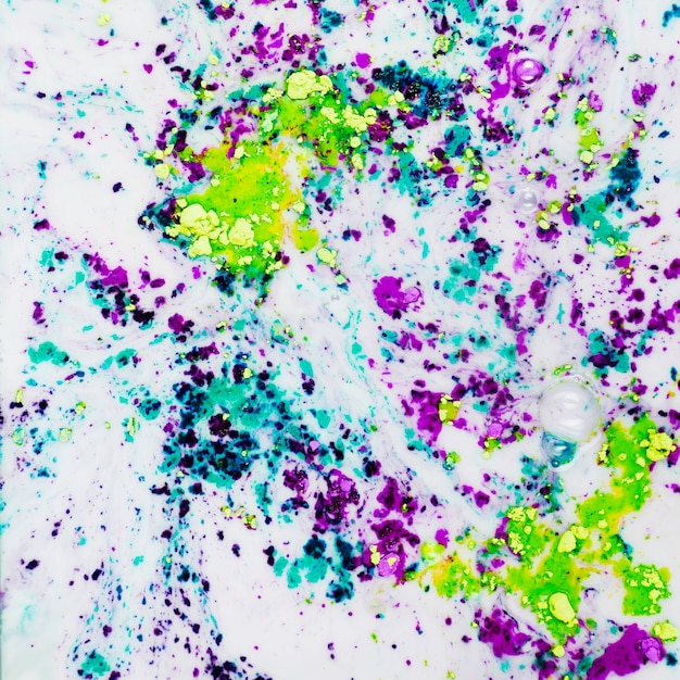 Free photo bright multicolor water with bubbles