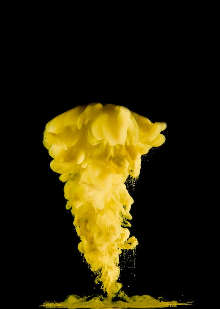 Free Photo bright splash of yellow pigment