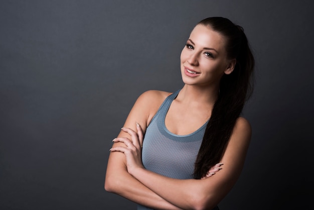 Brunette woman wearing sport clothes