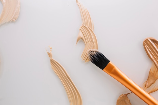 Free photo brush on concealer stroke