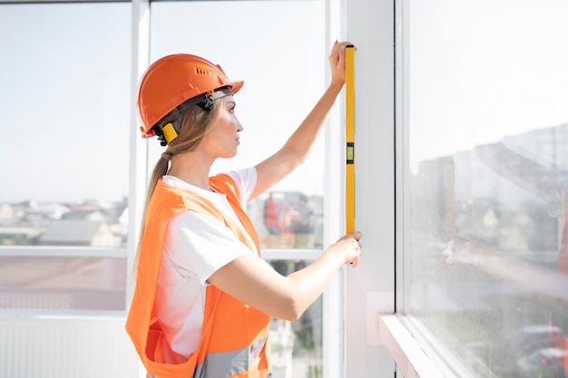 Free photo building and construction worker on the site