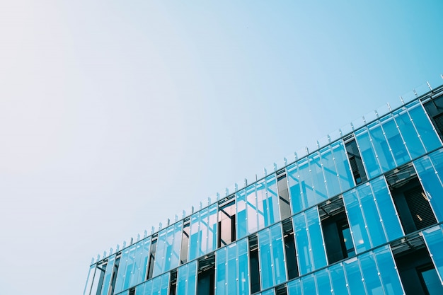 Free photo building in a glass facade during daytime