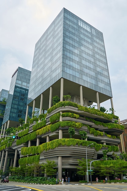 Free photo building with gardens on the ground floor